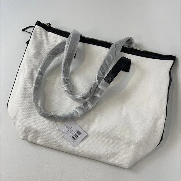 Walter Baker Carly White and Black Canvas Daytripper Bag, New, MSRP $198 - Picture 6 of 8